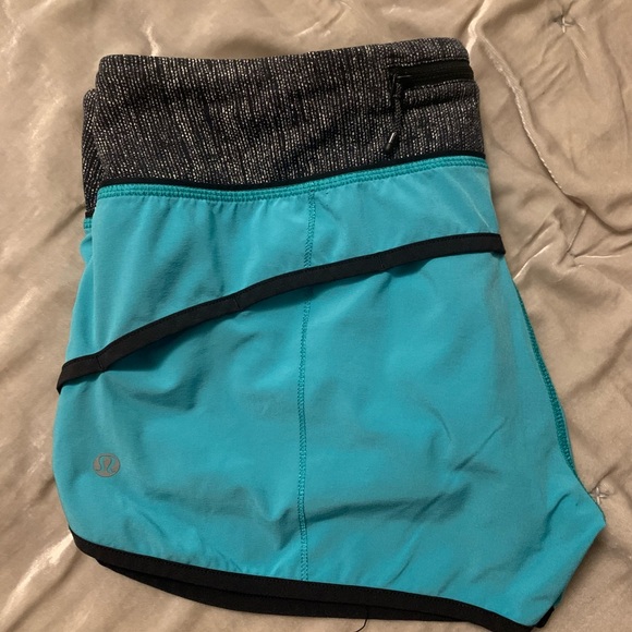D O N A T E D Lululemon Women's Teal and Black Athletic Shorts size 8 - Picture 6 of 8